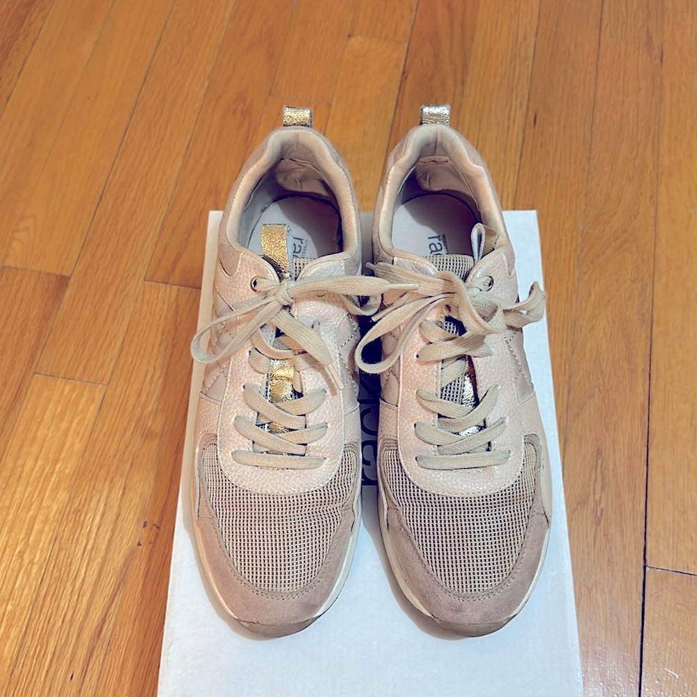 Nordstrom Rack Tennis Shoes. Beige and Metallic